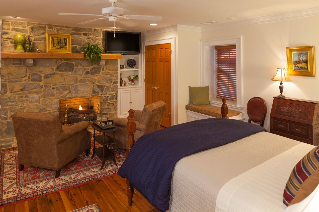 Hillbrook Inn & Spa (Adults Only) Charles Town Exterior photo