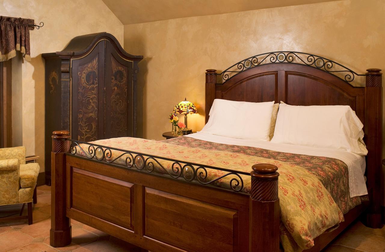 Hillbrook Inn & Spa (Adults Only) Charles Town Room photo